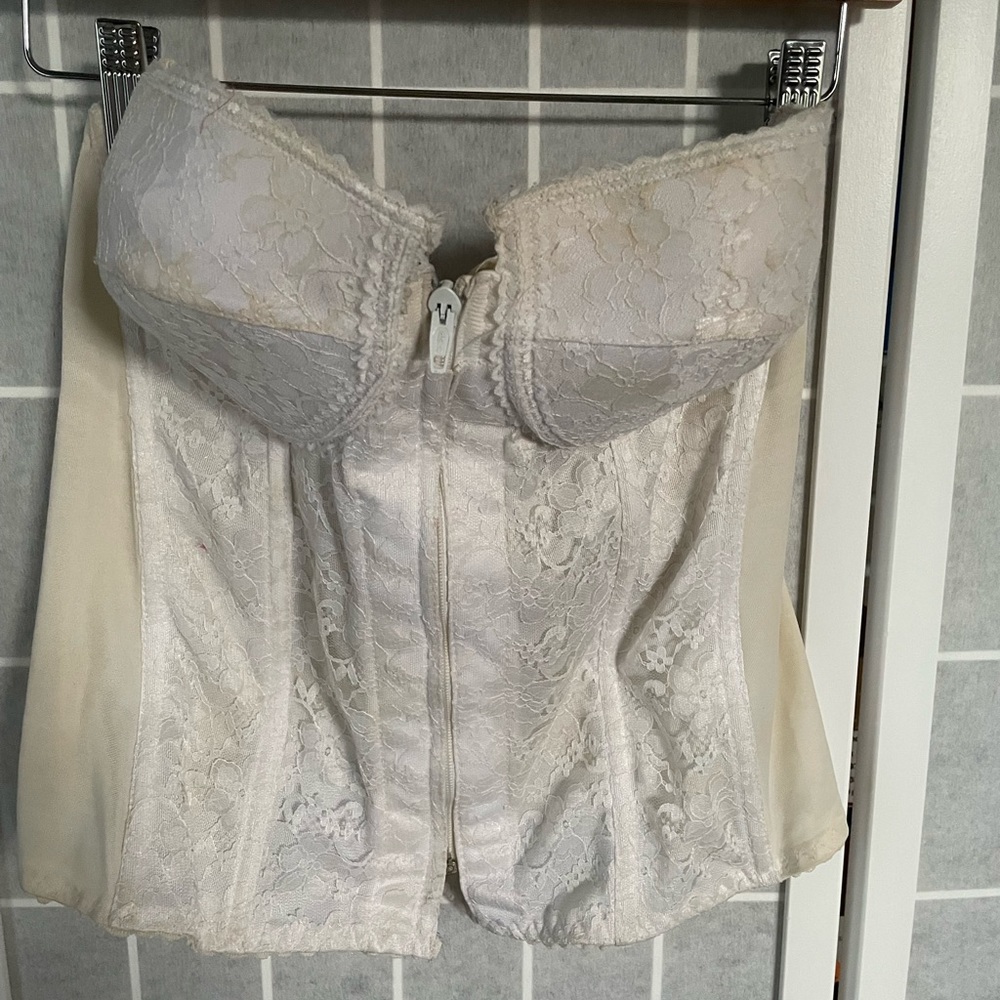 Yosi Elegant White Lace Bustier, size small.